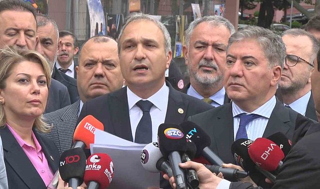CHP'li milletvekilleri TBMM'den Milli Eğitim Bakanlığına yürüdü