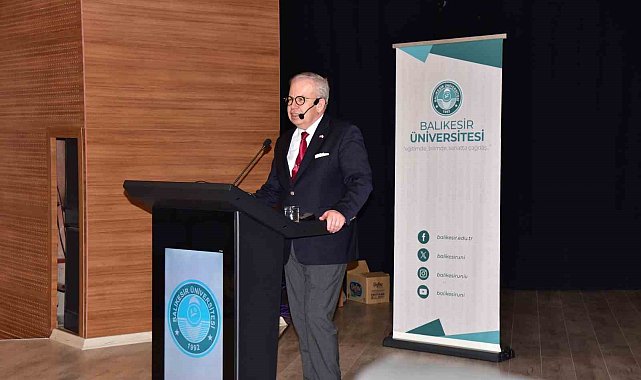 Cihat Yaycı Balıkesir Üniversitesinde "Mavi Vatan"ı anlattı