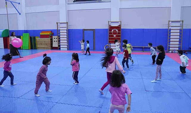 Çocuklar jimnastik ile tanışıyor