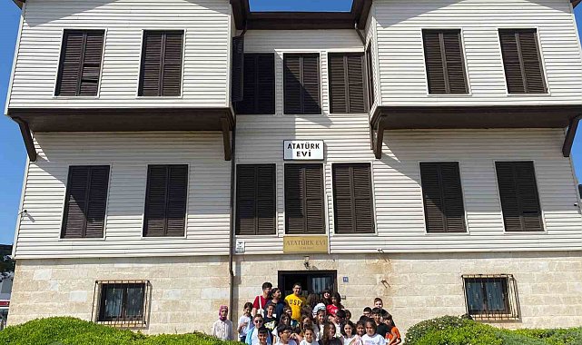 Çocuklar Mersin'in tarihi ve kültürel yerlerini gezdi