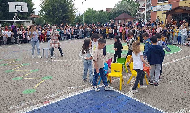 Çocuklarıyla birlikte kendi çocukluklarını yaşadılar