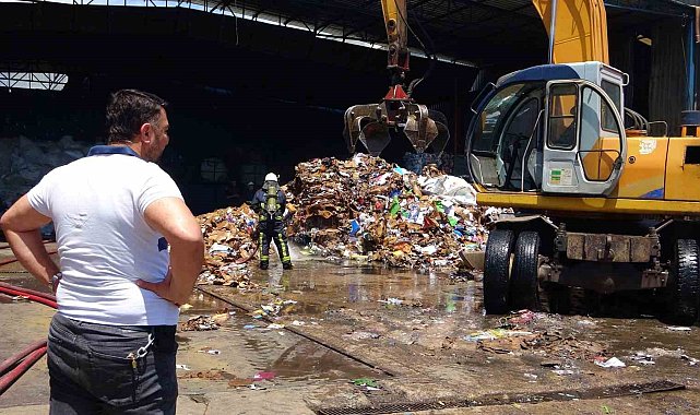 Çöpte başlayan yangın iki işyerine sıçradı