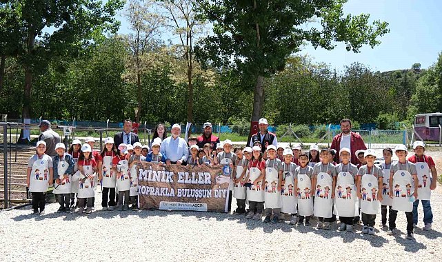 Çorum'da minikler fideleri toprakla buluşturdu