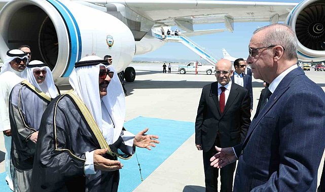 Cumhurbaşkanı Erdoğan, Kuveyt Devlet Emiri Şeyh Es Sabah'ı havalimanında karşıladı