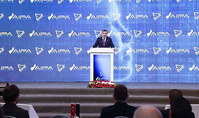 Cumhurbaşkanı Yardımcısı Yılmaz: "Yapay zeka çalışma hayatını derinden etkileyecek"
