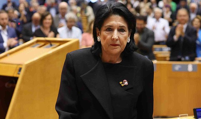Cumhurbaşkanı Zurabişvili'den "Yabancı etkinin şeffaflığı" yasasına veto