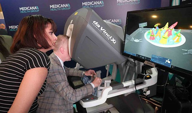 Da Vinci Ameliyat Robotu sağlık zirvesinin gözdesi oldu