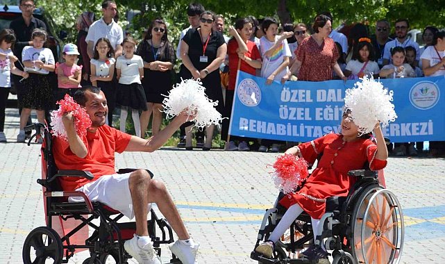 Dalaman'da Engelliler Haftası'nda öğrenciler engel tanımadı