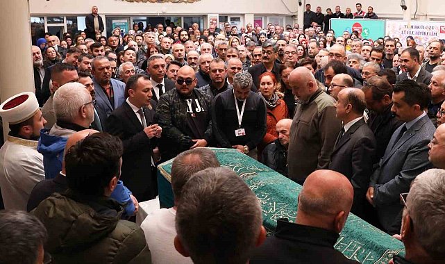 Denize girdikten sonra kalp krizi geçiren sağlık çalışanına veda
