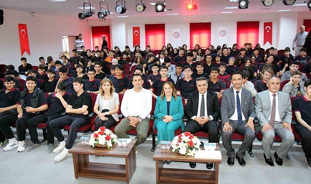 Denizli'de 200 lise öğrencisine ilk yardım eğitimi verildi
