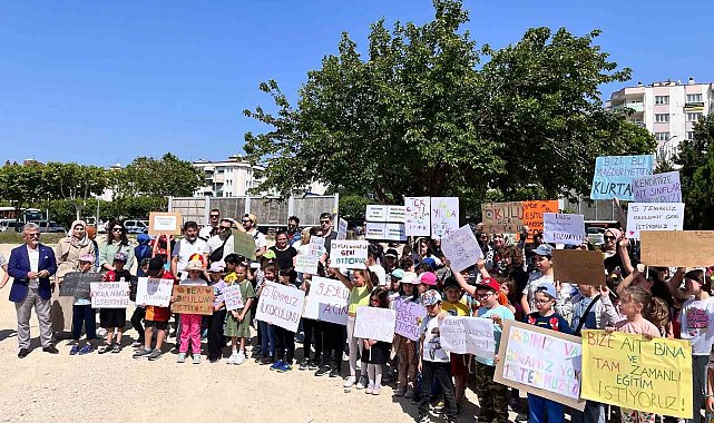 Deprem tedbirleri gereğince tahliye edilen okula bir yıldır çivi dahi çakılmadı