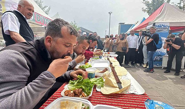 Depremden etkilenen illerin gastronomisi 'Vefa Mutfağı' ile Türk Mutfağı Haftası'nda yer aldı