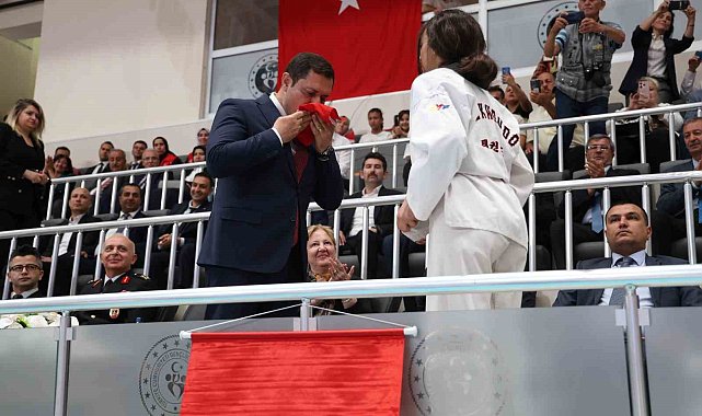 Depremin vurduğu Hatay'da 19 Mayıs coşkusu