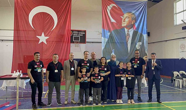 Depremzede öğrenciler kendi tasarladıkları robotlarla yarıştılar