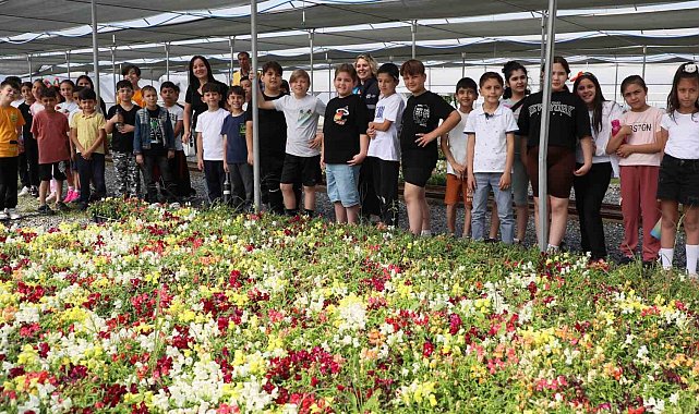 Ders zili bu kez Aydın Büyükşehir Belediyesi'nin fidanlığında çaldı