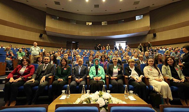 Dijitalleşen dünyada liderlik ve kadın konuşuldu