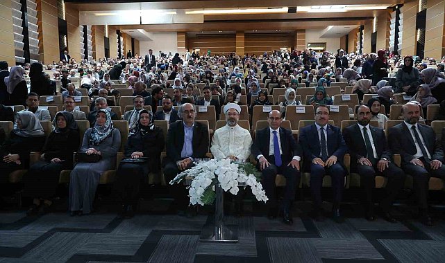 Diyanet İşleri Başkanı Erbaş, Ankara'da 'Hafızlık İcazet Merasimine' katıldı