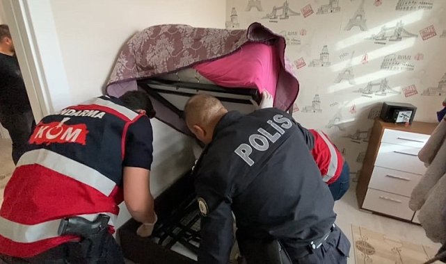 Diyarbakır'da aralarında avukatın da olduğu 9 şüpheli tutuklandı