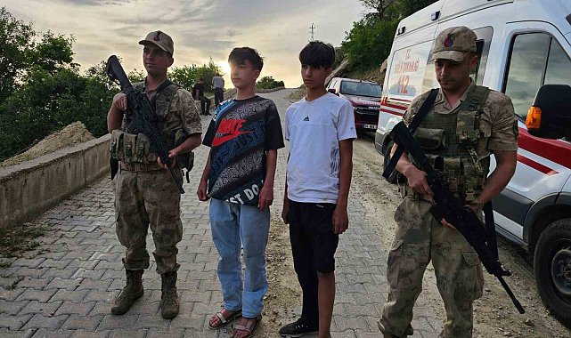 Diyarbakır'da çalılıklarda mahsur kalan 2 çocuk kurtarıldı