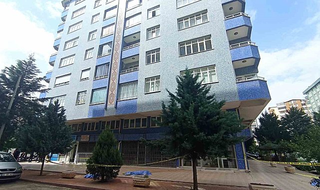 Dördüncü kat penceresinden düşen kadın öldü
