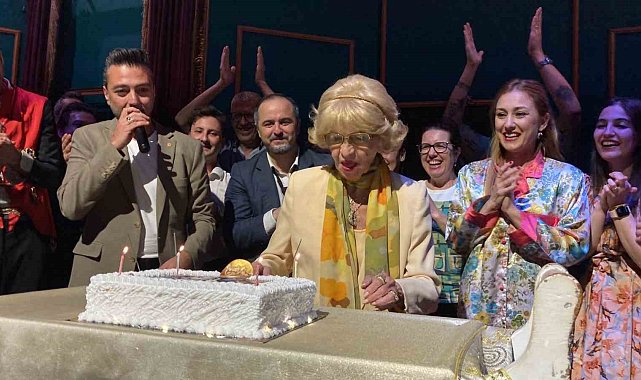 Duayen tiyatrocu Göksel Kortay'a unutulmayacak 60'ıncı yıl kutlaması