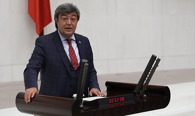 Dursun Ataş: "Kayıt yaptıran esnafın 3'te 1'indne fazlası kepenk kapattı"