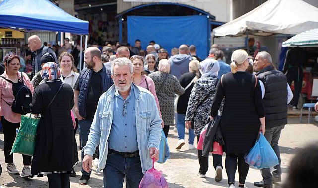 Edirne'de Bulgarların alışveriş mesaisi sürüyor