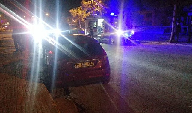 Ehliyetsiz sürücünün kullandığı motosikletle otomobil çarpıştı: 3 yaralı