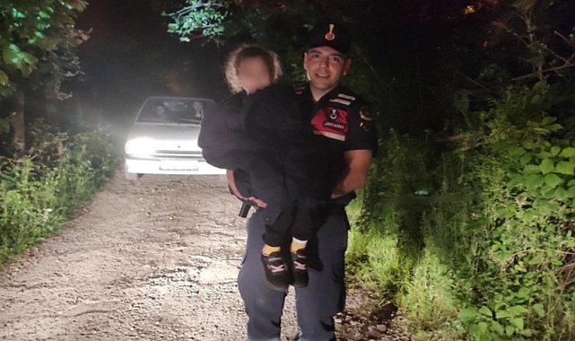 Ekipler kayıp çocuğu 4 kilometre uzakta uyurken buldu