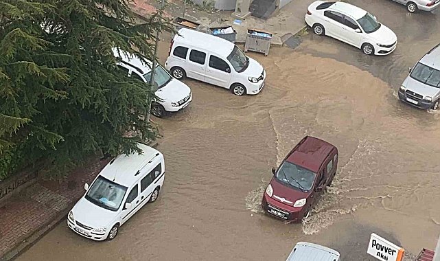 Elazığ'da dolu ve sağanak hayatı felç etti