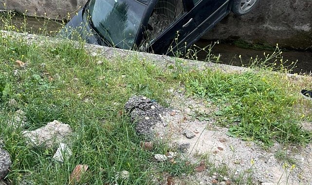 Elazığ'da kontrolden çıkan araç su kanalına düştü:1 yaralı