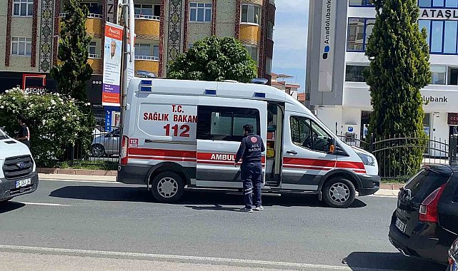Elazığ'da yolun karşısına geçmek isteyen yayaya araç çarptı: 1 yaralı