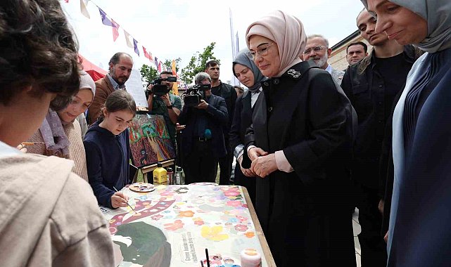 Emine Erdoğan, Şule Yüksel Şenler Vakfı Kitap ve Kültür Günleri'ni ziyaret etti