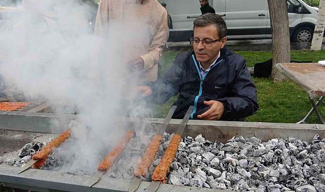 Engelli vatandaşlar mangalda buluştu