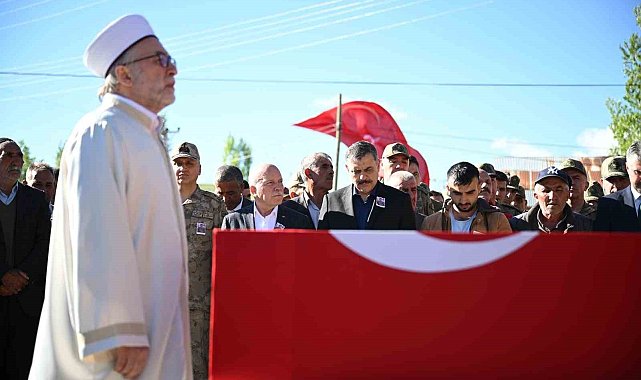 Erzurum şehidine ağladı