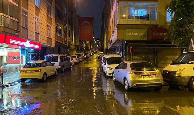 Esenler'de cadde ortasında tekme tokat kavga: 1 yaralı