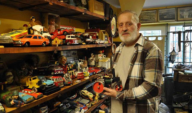 Eskişehir'de bir oyuncak müzesi kurmak isteyen antikacı destek istiyor