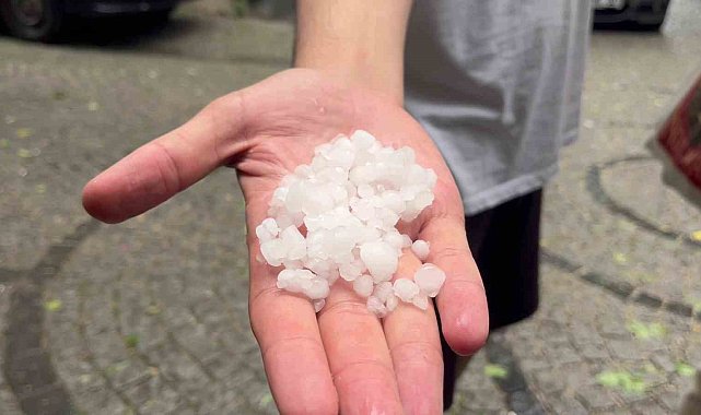Eskişehir'de sağanak yağmur ve dolu etkili oldu