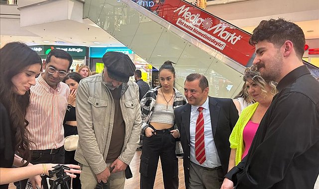 ESTÜ öğrencileri tarafından hazırlanan '19 Mayıs ve Gençlik Temalı Dijital Kolaj' sergisi açıldı
