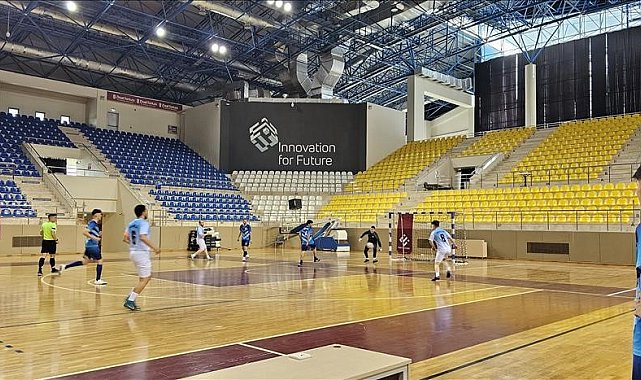 ESTÜ'de düzenlenen Salon Futbolu Kupaları sahiplerini buldu