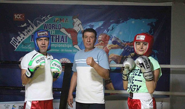 Evli çift Kick Boks Dünya Şampiyonası'nda madalya hedefliyor