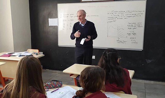Eyüpsultan'da lisede dehşet: Okuldan atılan öğrenci okul müdürünü silahla vurdu