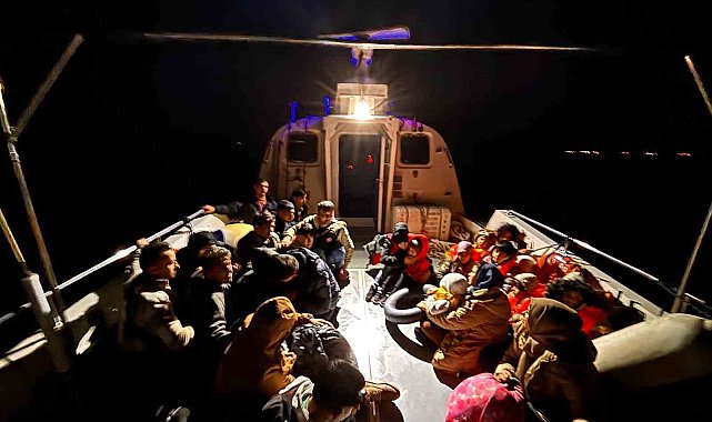 Ezine açıklarında 26 kaçak göçmen yakalandı