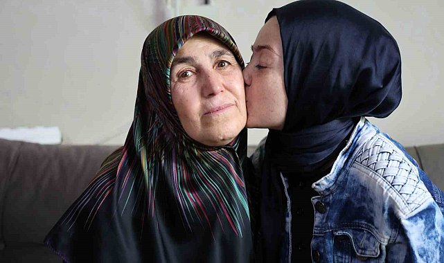 Fedakar anne, böbreğini vererek kızını yeniden hayata bağladı