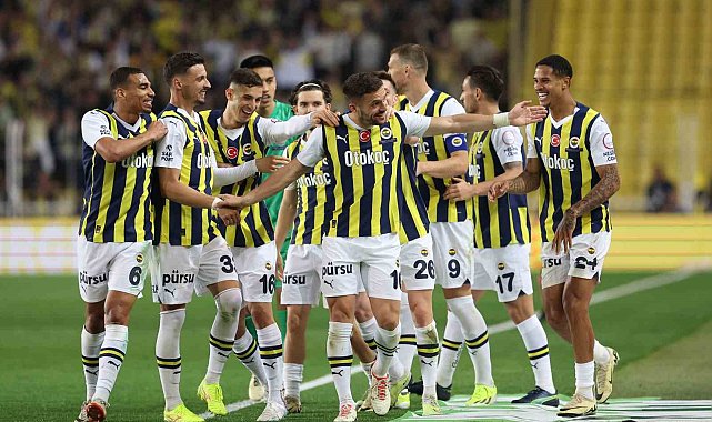 Fenerbahçe, rekorlar kırdığı sezonu kupasız kapattı