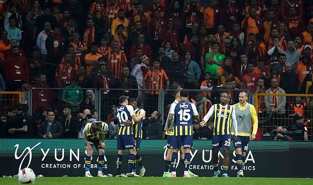 Fenerbahçe, şampiyonluk şansını son haftaya taşıdı