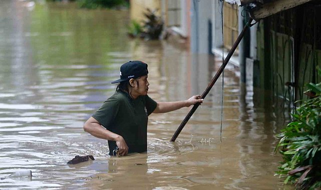 Filipinler'i vuran Aghon Tayfunu'nda ölü sayısı 7'ye yükseldi