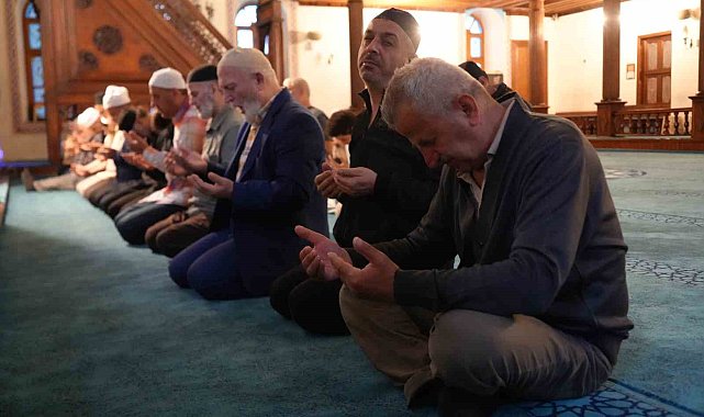 Filistinliler için eller semaya açıldı