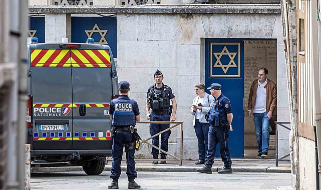 Fransa'da sinagogu yakmaya çalışan saldırgan polis tarafından öldürüldü
