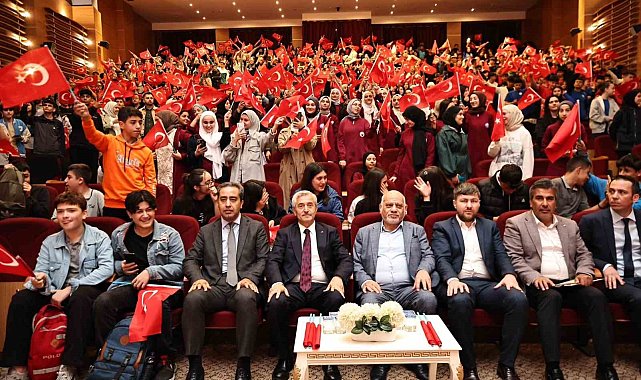 Gazi torunları Çanakkale'de ecdada dua ediyor